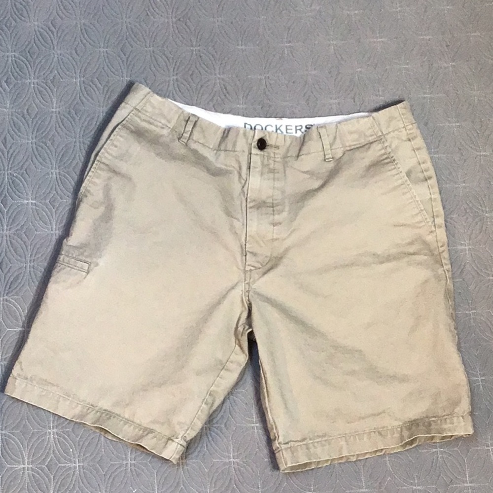 Men’s Dockers shorts